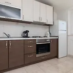 Апартаменти With Parking Space - 22017 *