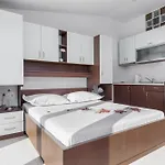 Apartment With Parking Space - 22017 Makarska