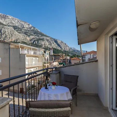 With Parking Space - 22017 * Makarska