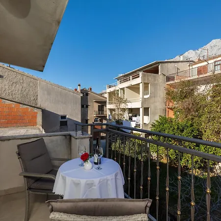 With Parking Space - 22017 Apartment *