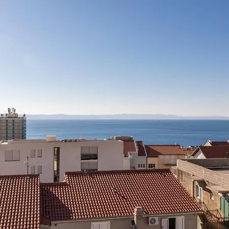 With Parking Space - 22017 Apartment Makarska