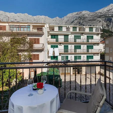 With Parking Space - 22017 Apartmán *