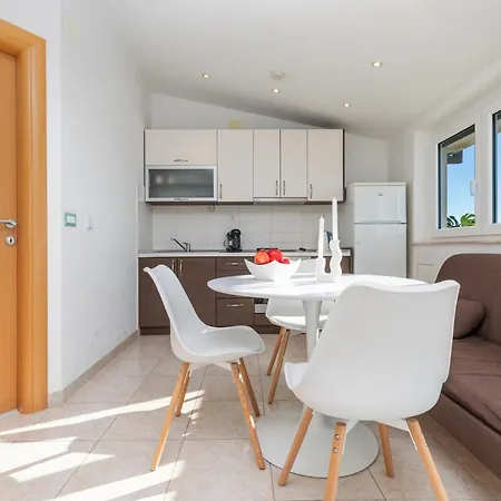 With Parking Space - 22017 Apartmán Makarská