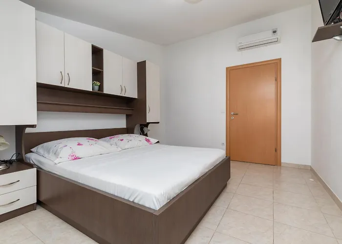 Apartment With Parking Space - 22017