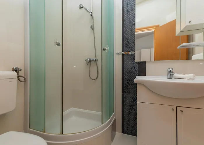 Apartment With Parking Space - 22017 *