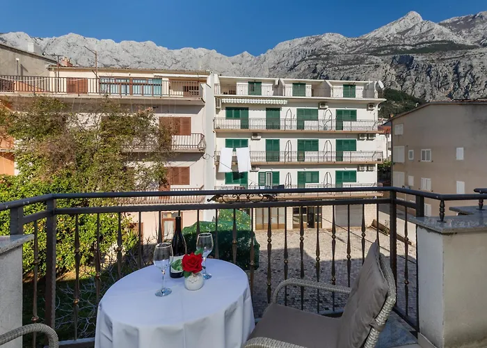 With Parking Space - 22017 Apartment *