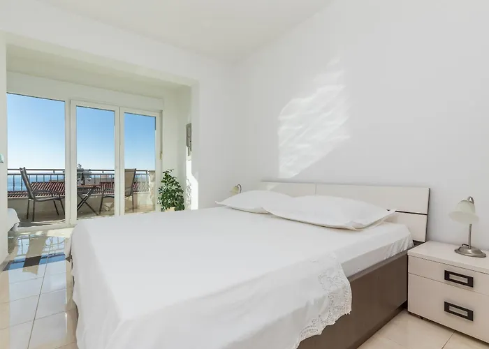 Apartment With Parking Space - 22017