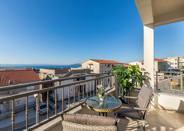 With Parking Space - 22017 Apartment Makarska