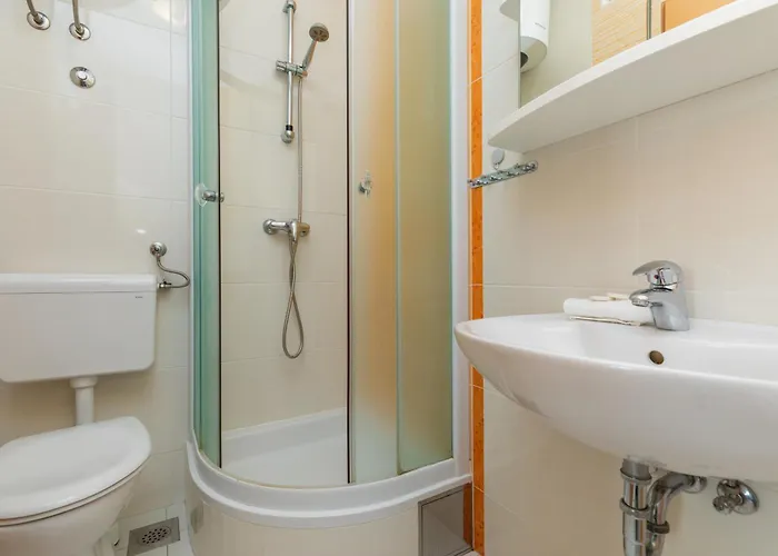 With Parking Space - 22017 Apartment Makarska