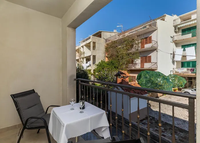 With Parking Space - 22017 Makarska