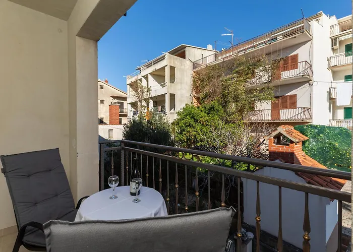 Apartment With Parking Space - 22017 Makarska