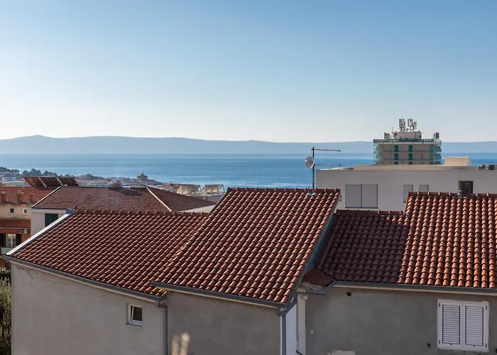 With Parking Space - 22017 Apartment Makarska