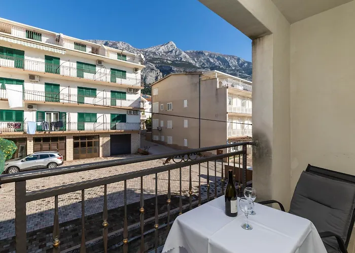 With Parking Space - 22017 Apartment Makarska