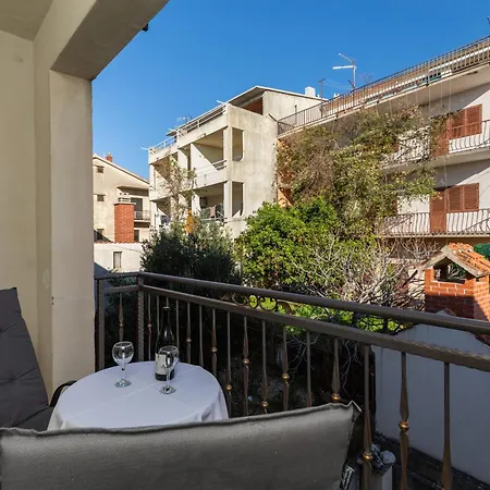 Apartman With Parking Space - 22017 Makarska