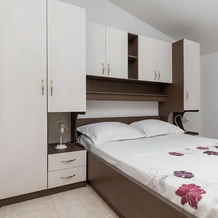 Apartman With Parking Space - 22017 Makarska